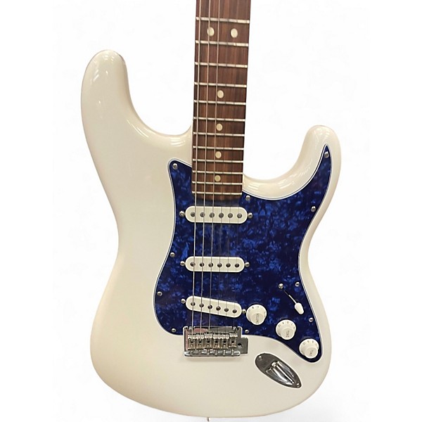 Used Fender Player Stratocaster Polar White Solid Body Electric Guitar