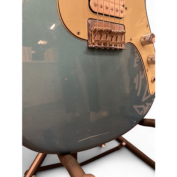 Used Fender Duo Sonic HS Ice Blue Metallic Solid Body Electric Guitar