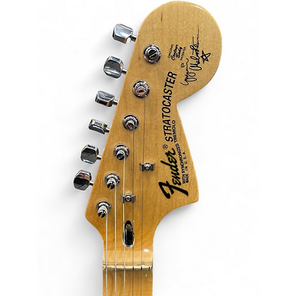 Used Fender Artist Series Yngwie Malmsteen Stratocaster Antique Ivory Solid Body Electric Guitar