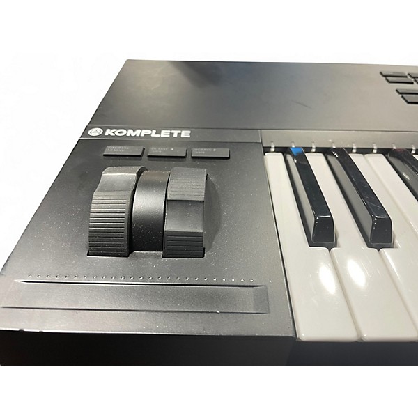Used Native Instruments Komplete Kontrol S61 MK2 MIDI Controller