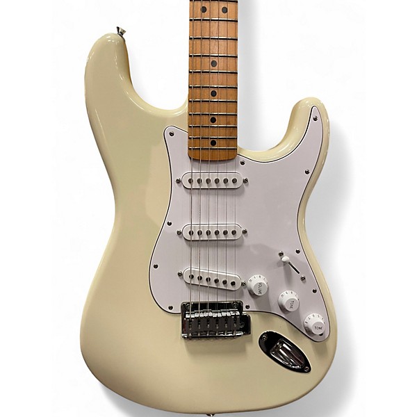 Used Fender Stratocaster  White  Solid Body Electric Guitar