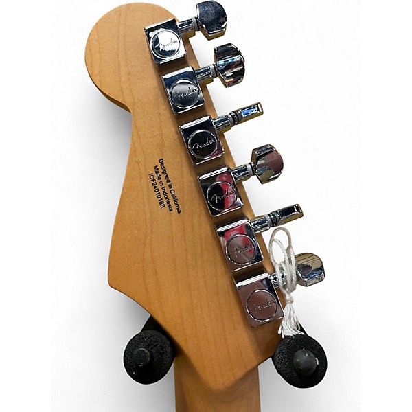Used Fender Stratocaster  White  Solid Body Electric Guitar