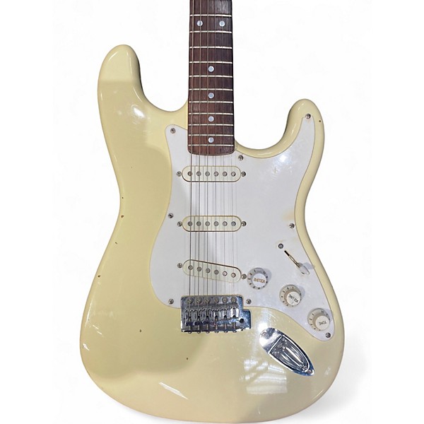 Used Squier Affinity Stratocaster Alpine White Solid Body Electric Guitar