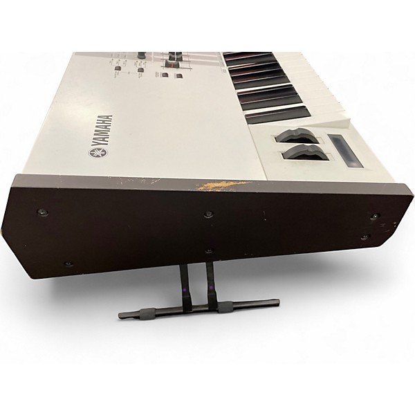 Used Yamaha Motif XF8 88 Key Keyboard Workstation