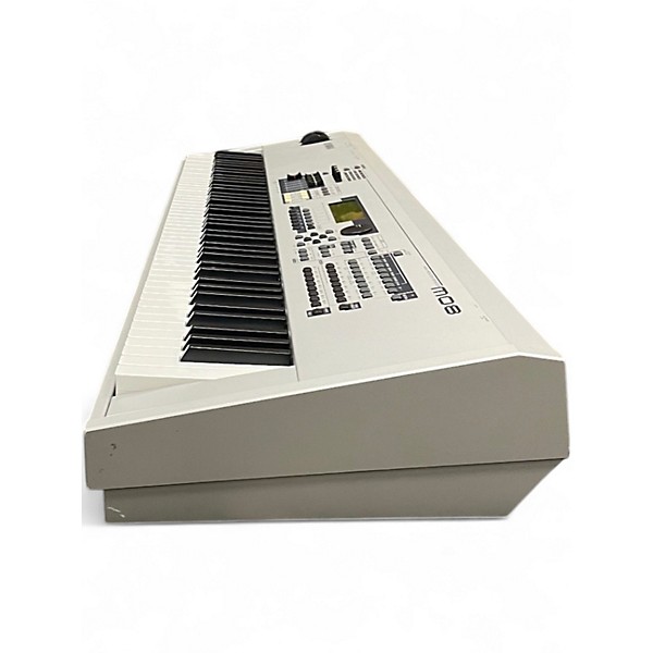 Used Yamaha MO8 88 Key Keyboard Workstation