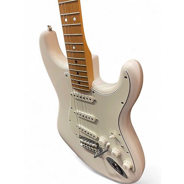 Used Fender Player Stratocaster Arctic White Solid Body Electric Guitar