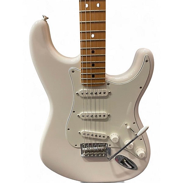 Used Fender Player Stratocaster Arctic White Solid Body Electric Guitar