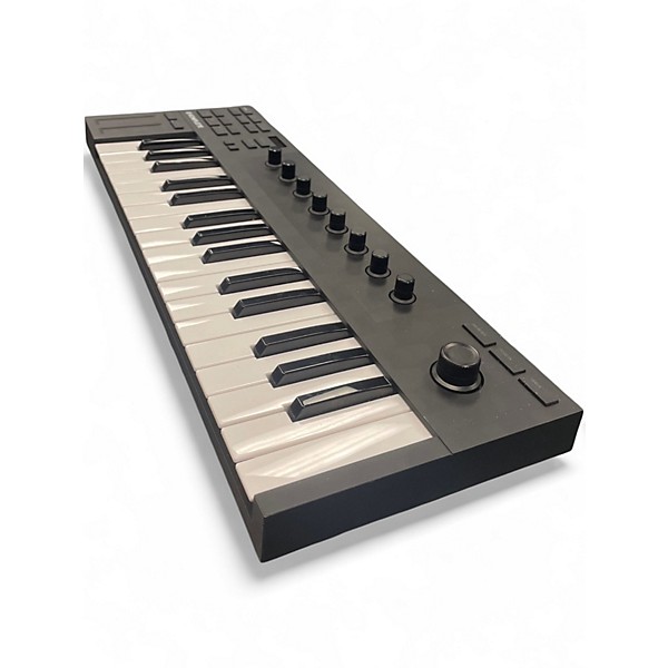 Used Native Instruments KOMPLETE KONTROL M32 MIDI Controller