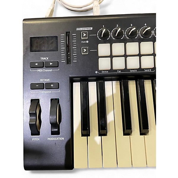 Used Novation Launchkey 25 Key MIDI Controller
