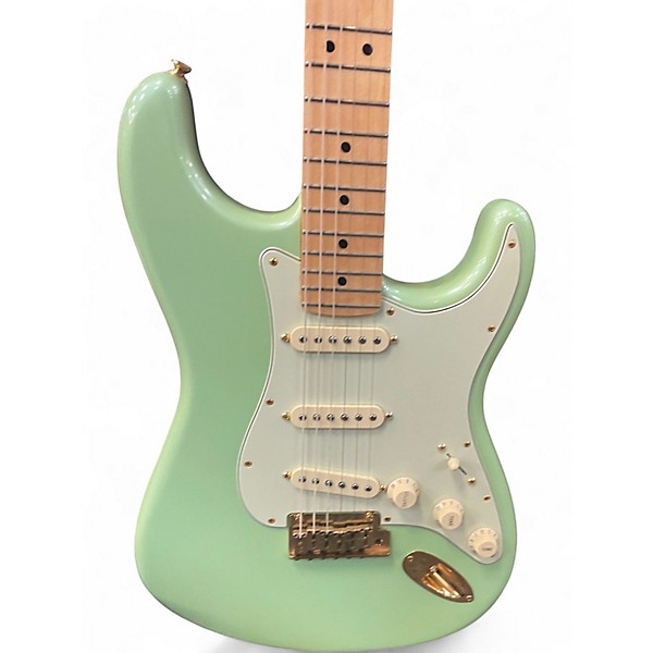 Used Fender Limited Edition Player Stratocaster Seafoam Pearl Solid Body Electric Guitar