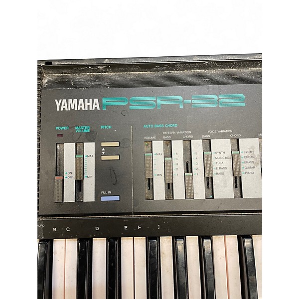 Used Yamaha PSR32 61 Key Synthesizer