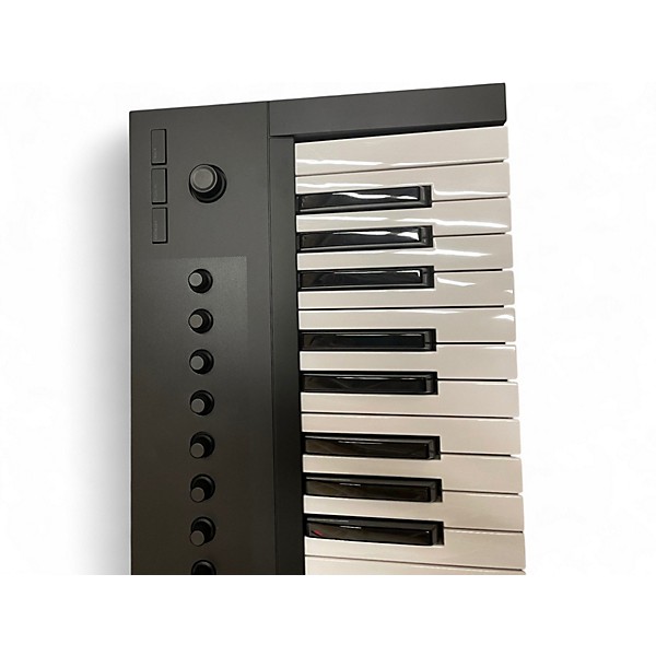 Used Native Instruments Komplete Kontrol A25 MIDI Controller