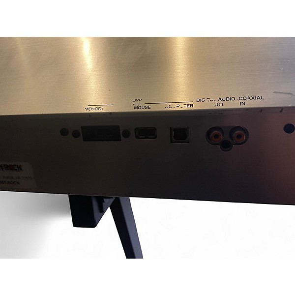 Used Roland fantom g8 Keyboard Workstation