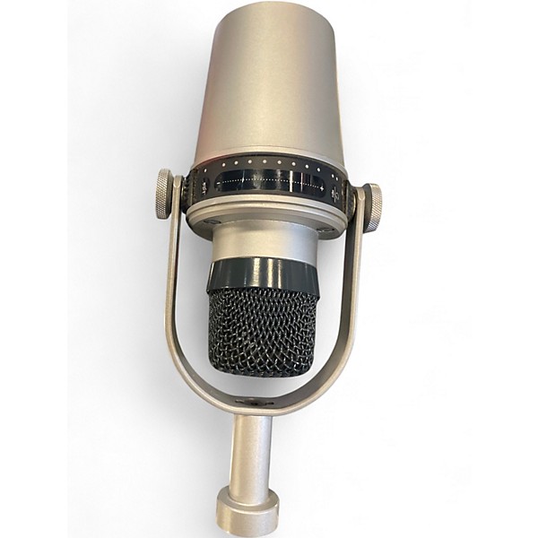 Used Shure MV7 Dynamic Microphone