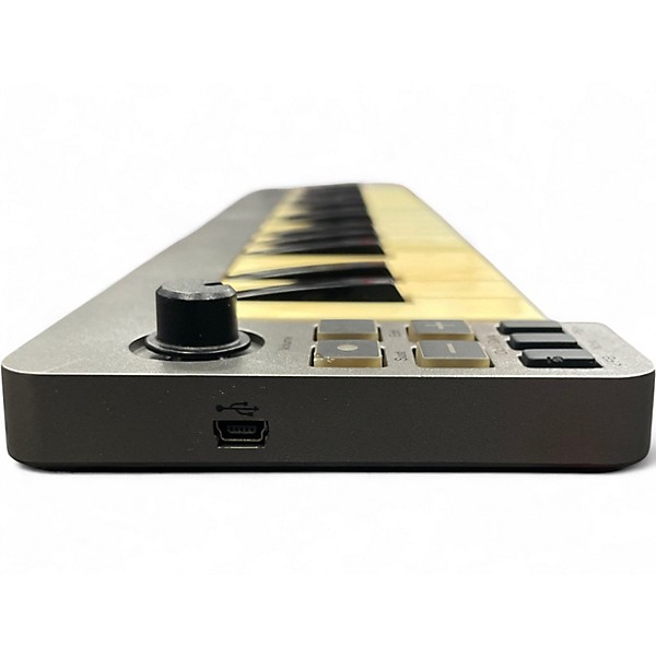 Used M-Audio KEYSTATION MINI 32 MIDI Controller