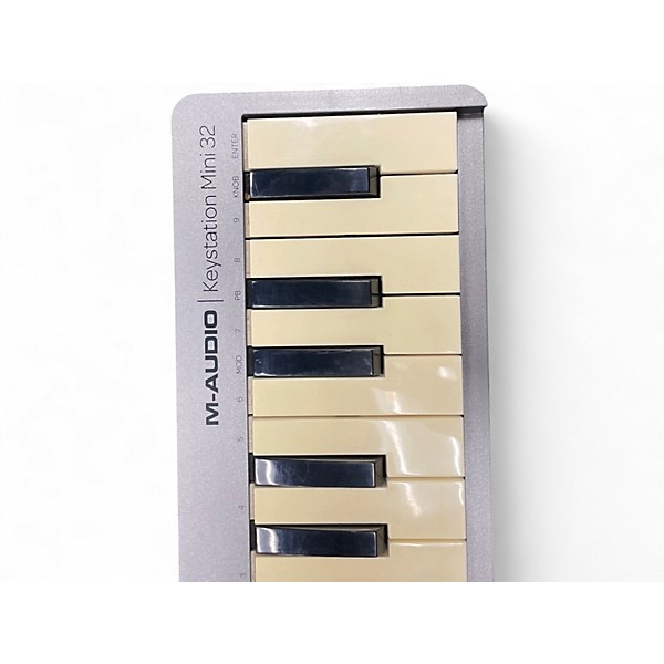 Used M-Audio KEYSTATION MINI 32 MIDI Controller