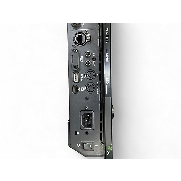 Used Line 6 helix stadium XL Effect Processor