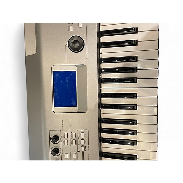Used Yamaha MM6 61 Key Keyboard Workstation