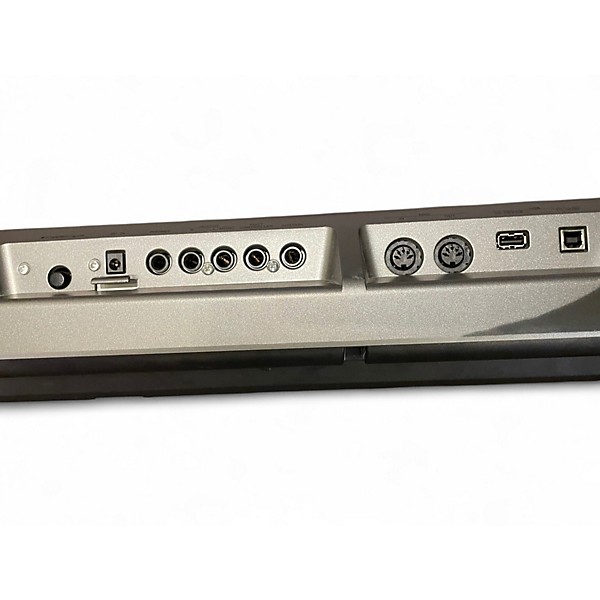 Used Yamaha MM6 61 Key Keyboard Workstation