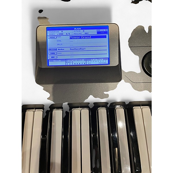 Used Yamaha MM6 61 Key Keyboard Workstation