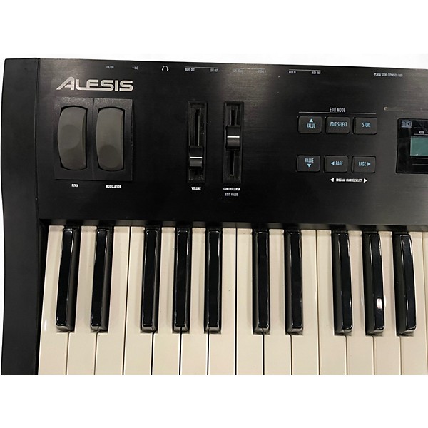Used Alesis QS6 Synthesizer