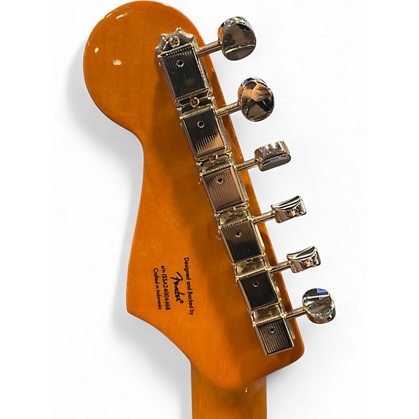 Used Squier Limited Edition Classic Vibe '60 Stratocaster HSS Sienna Sunburst Solid Body Electric Guitar