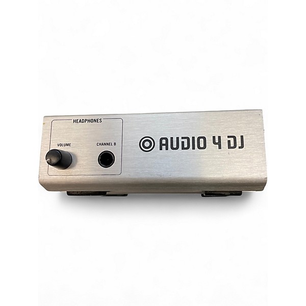 Used Native Instruments Audio 4 DJ