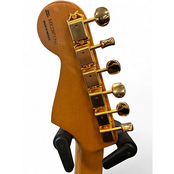Used Fender Artist Series Robert Cray Stratocaster 3 Tone Sunburst Solid Body Electric Guitar