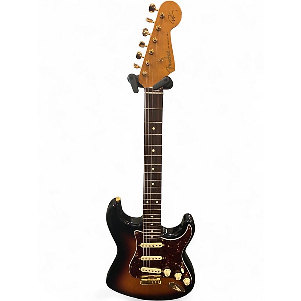 Used Fender Artist Series Robert Cray Stratocaster 3 Tone Sunburst Solid Body Electric Guitar