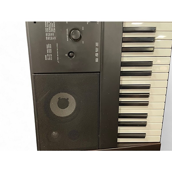 Used Yamaha DGX650 88 Key Portable Keyboard