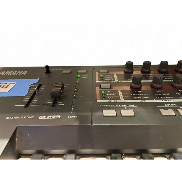 Used Yamaha MOX6 61 Key Keyboard Workstation