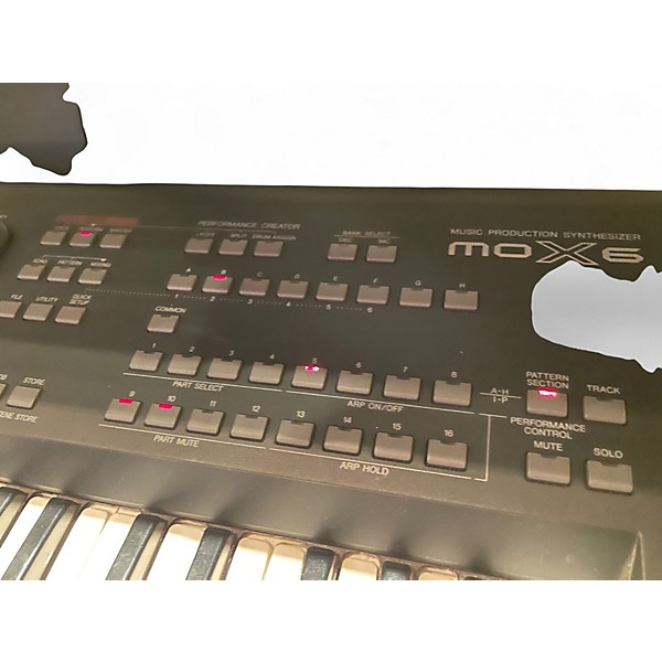 Used Yamaha MOX6 61 Key Keyboard Workstation