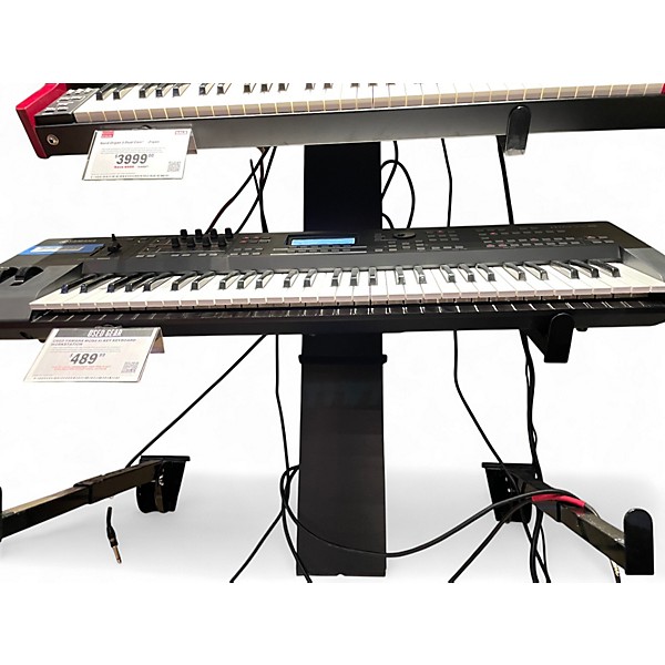 Used Yamaha MOX6 61 Key Keyboard Workstation