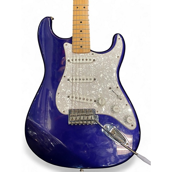 Used 2001 Fender Standard Stratocaster Midnight Blue Solid Body Electric Guitar
