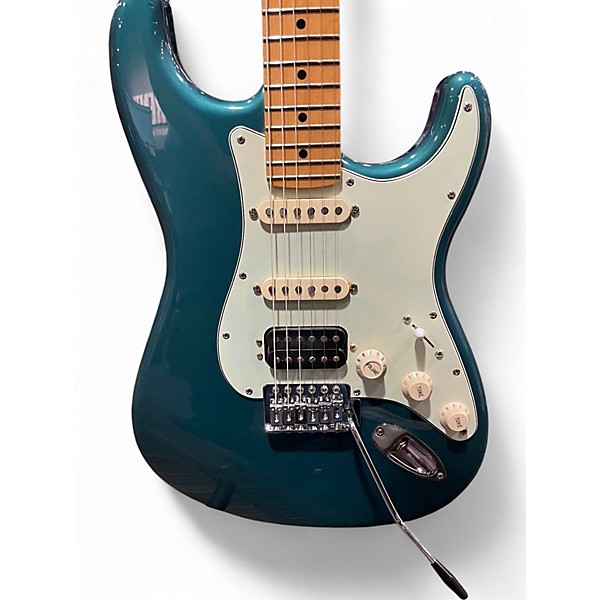 Used Fender Deluxe Lone Star Stratocaster Ocean Turquoise Solid Body Electric Guitar