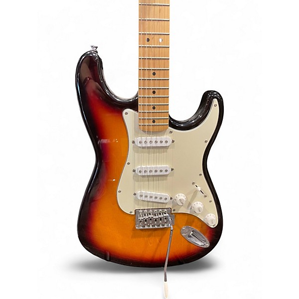 Used Starcaster by Fender Stratocaster 3 Tone Sunburst Solid Body Electric Guitar