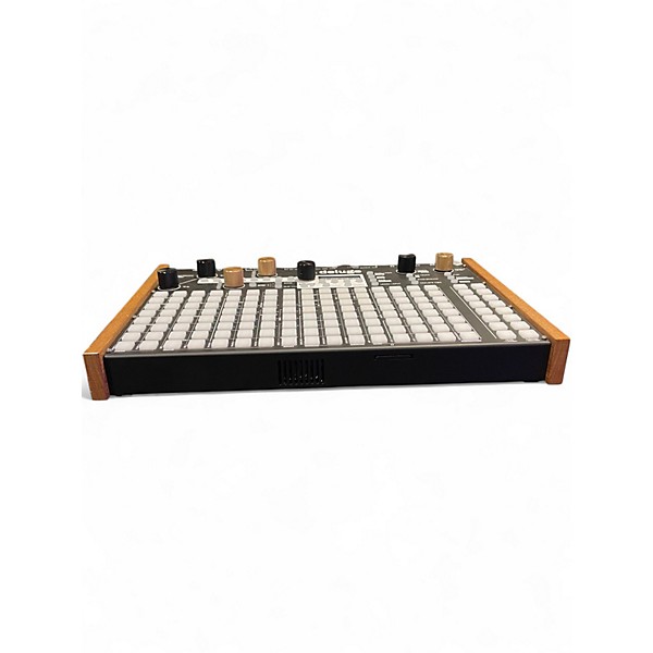 Used Deluge synthstrom Synthesizer