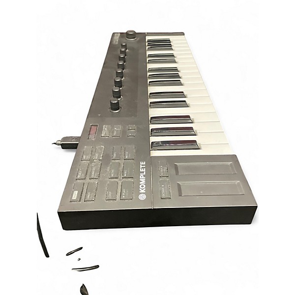 Used Native Instruments Komplete Kontrol M32 Keyboard Workstation