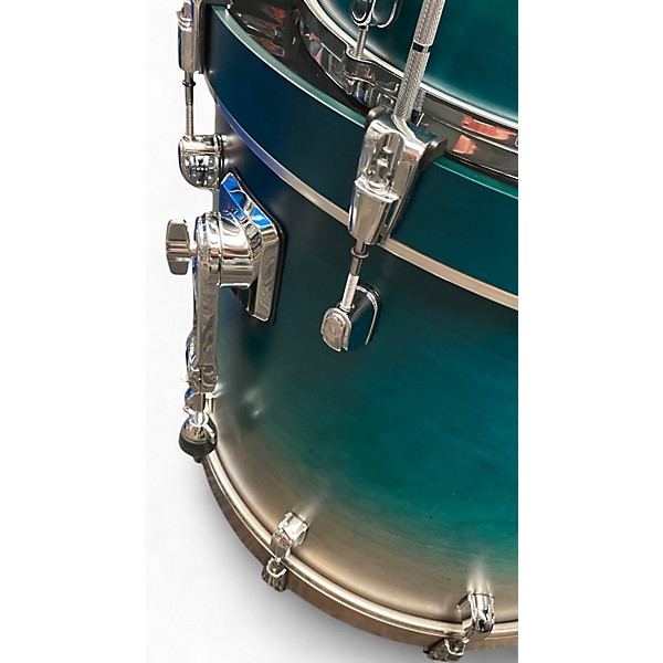 Used TAMA Starclassic Walnut/Birch 5pc Blue Sapphire Drum Kit