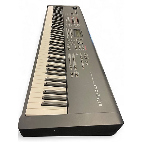 Used Yamaha MOX8 88 Key Keyboard Workstation