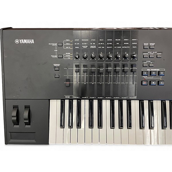 Used Yamaha Motif XF7 76 Key Keyboard Workstation