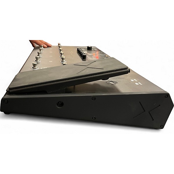 Used Line 6 Helix LT Effect Processor