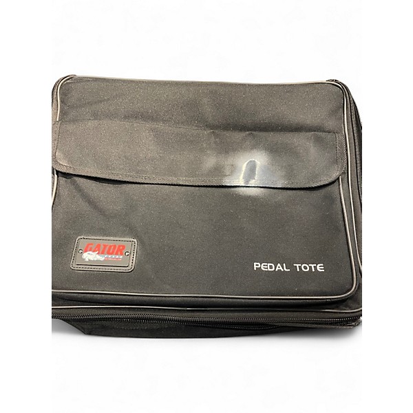 Used Gator Pedal Tote with G-BUS-8 Pedal Board