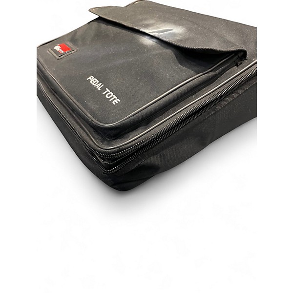 Used Gator Pedal Tote with G-BUS-8 Pedal Board