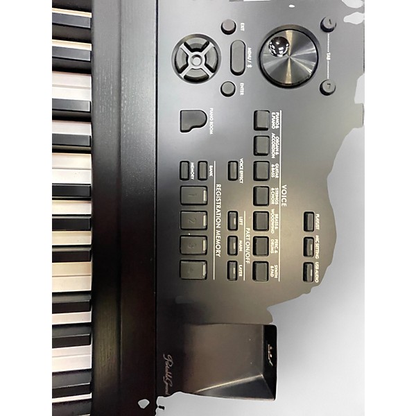 Used Yamaha DGX-670 Keyboard Workstation