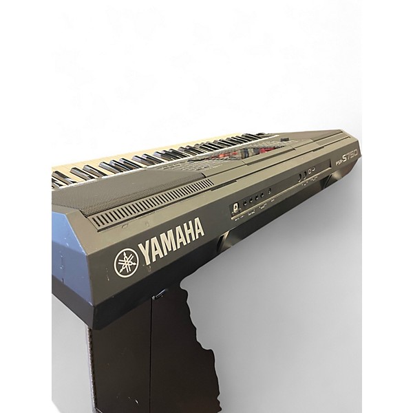 Used Yamaha PSRS750 61 Key Arranger Keyboard