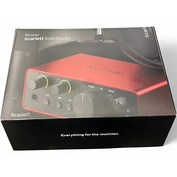 Used Focusrite Scarlett Solo Studio Gen 4 Pack Audio Interface