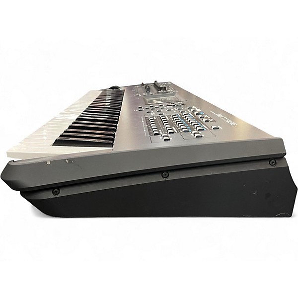 Used Yamaha Montage 6 61 Key Synthesizer