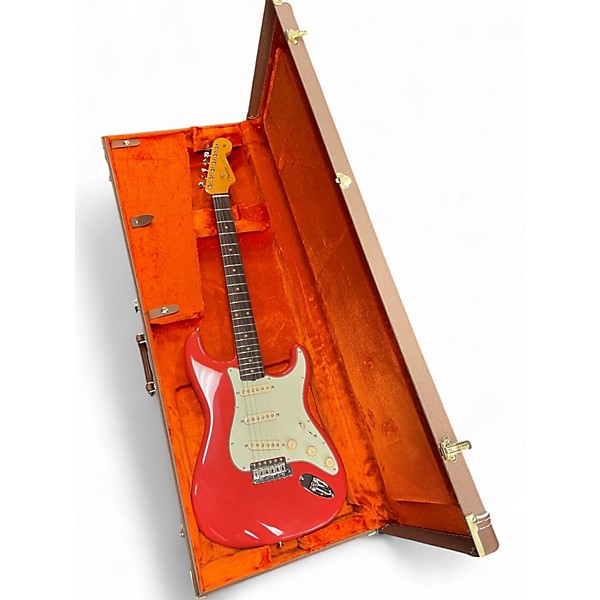 Used Fender 1961 AMERICAN VINTAGE II Fiesta Red Solid Body Electric Guitar
