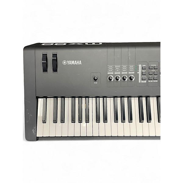Used Yamaha MX88BK Synthesizer